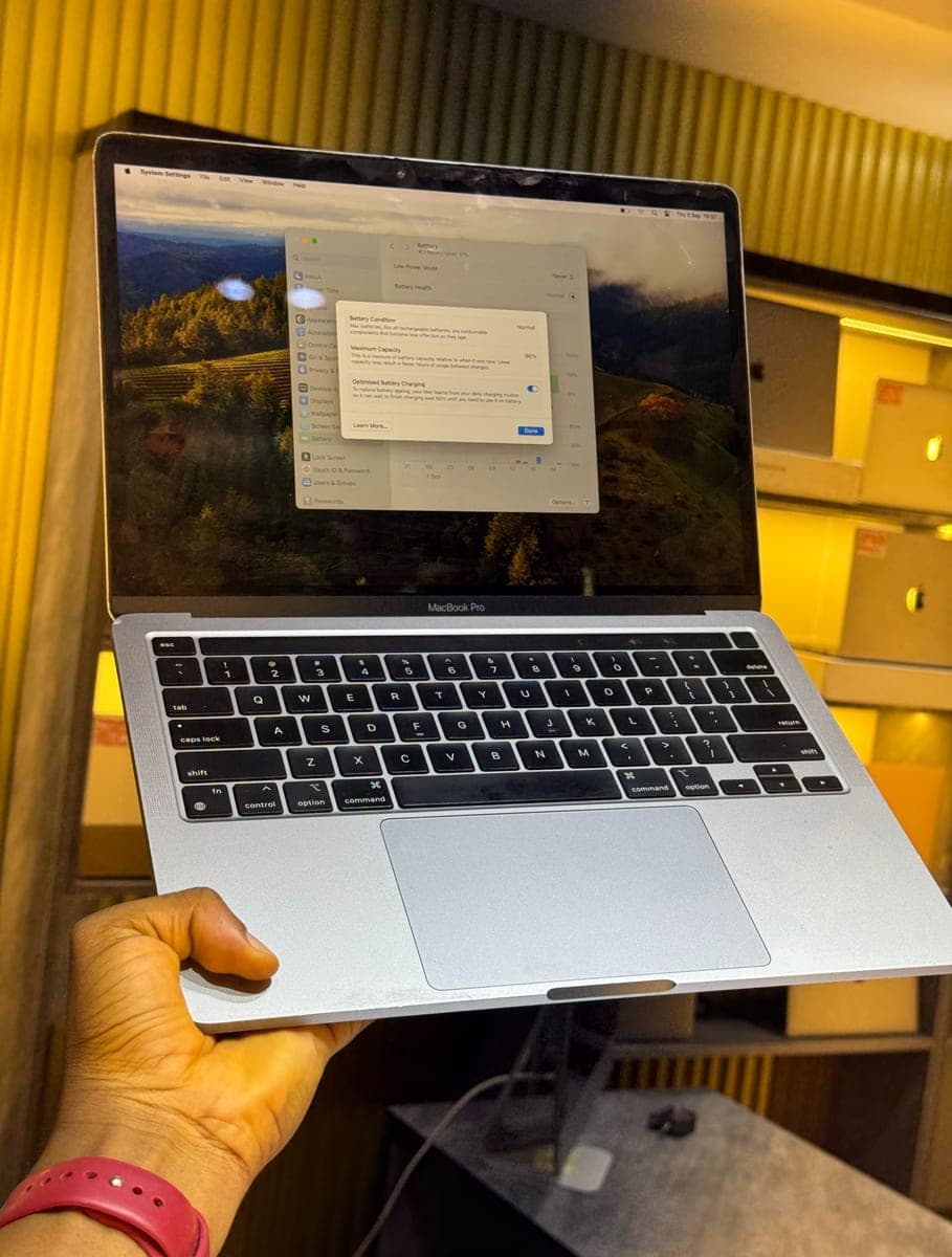 MacBook Pro 13" (2020) M1 — photo 3