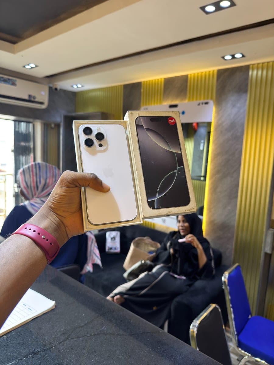 iPhone 16 Pro Max — photo 3
