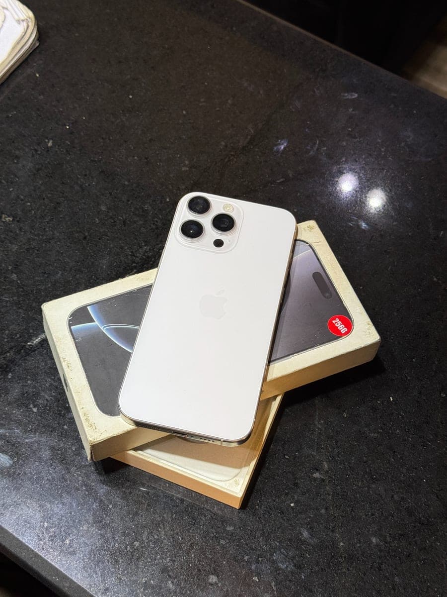 iPhone 16 Pro Max — photo 2