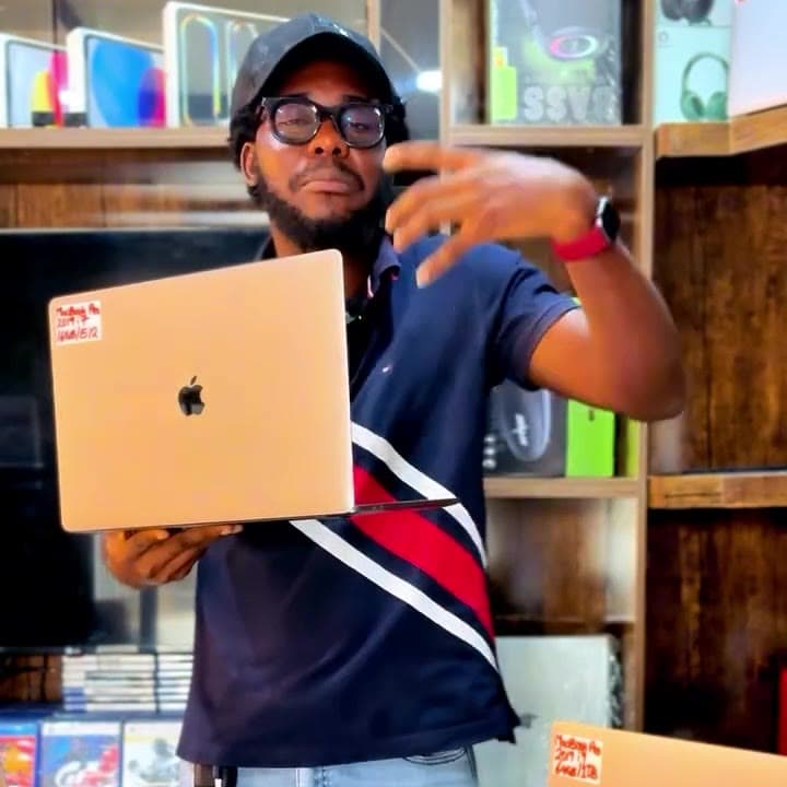 MacBook Pro 15" (2019) Core i7